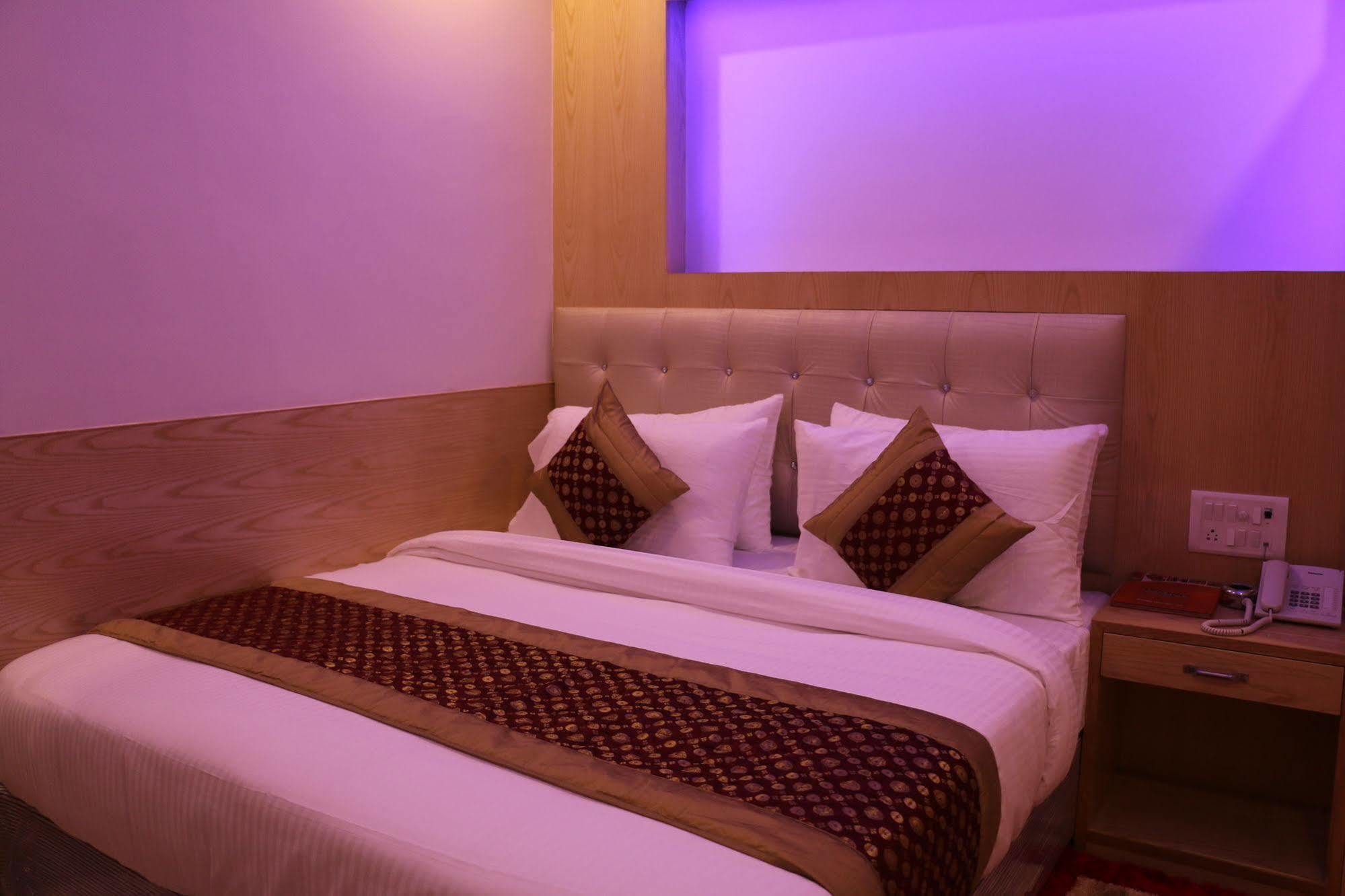 Hotel Prince Palace Deluxe - Paharganj - New Delhi Exterior photo